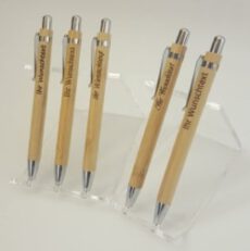 Holz-Kugelschreiber mit Name graviert